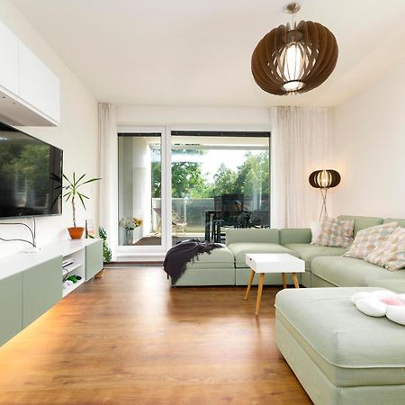 Homeawayhome By The River Ceske Budejovice Exteriör bild