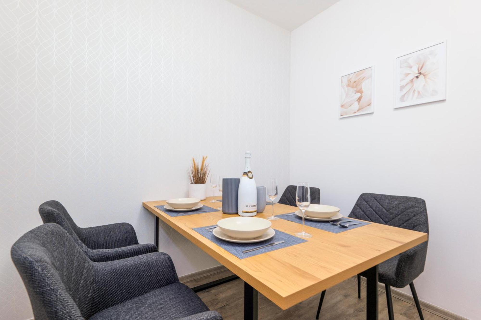 Homeawayhome By The River Ceske Budejovice Exteriör bild